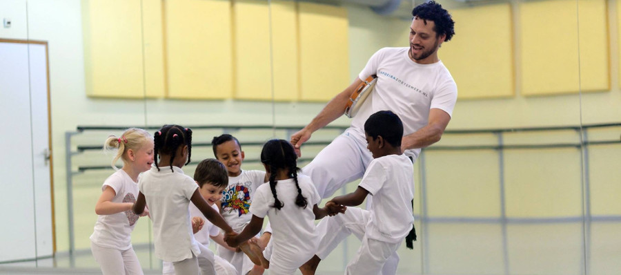 Avondeten Gedeeltelijk terugtrekken capoeira zoetermeer muziek dans kinderen - Grilo Capoeira